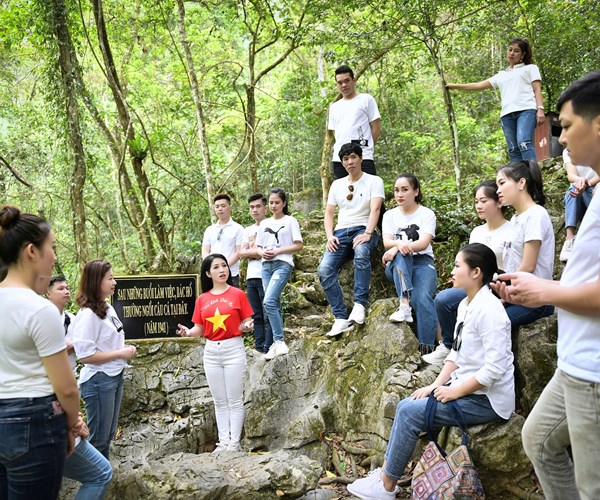 Phương Nga Sao Mai ra mắt album mừng sinh nhật Bác - Anh 2