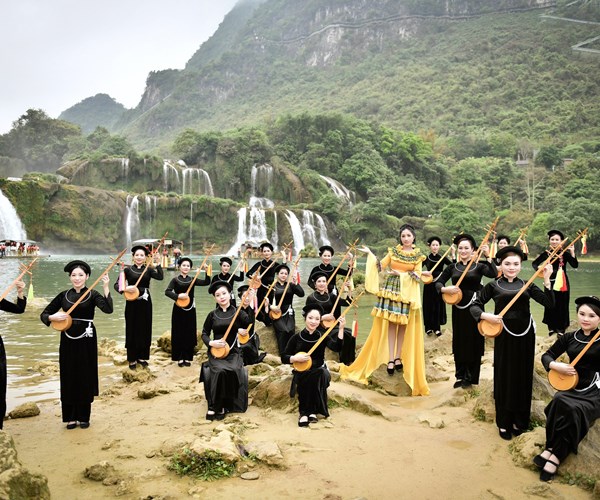 Phương Nga Sao Mai ra mắt album mừng sinh nhật Bác - Anh 3