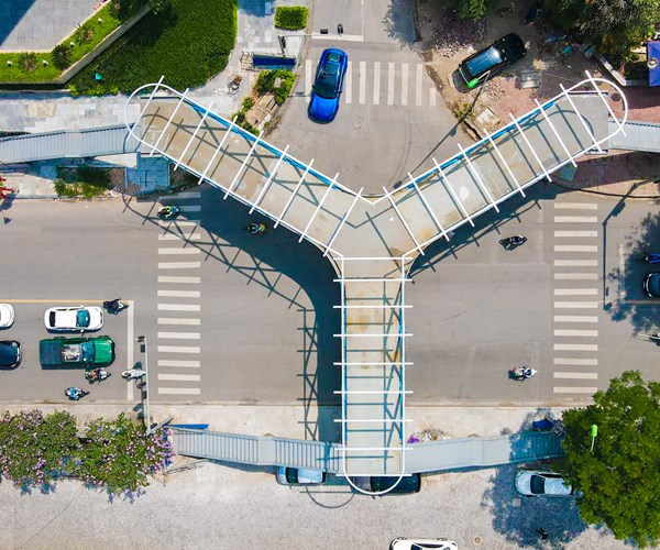 Độc đáo cầu bộ hành chữ Y đầu tiên ở Hà Nội - Anh 1