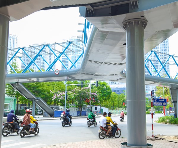 Độc đáo cầu bộ hành chữ Y đầu tiên ở Hà Nội - Anh 5