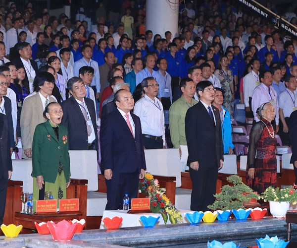 Thủ tướng Nguyễn Xuân Phúc tham dự Lễ kỷ niệm 10 năm thành lập TP Hội An ( Quảng Nam): “Văn hóa con người là nhân tố quyết định xây dựng Hội An phát triển bền vững” - Anh 2