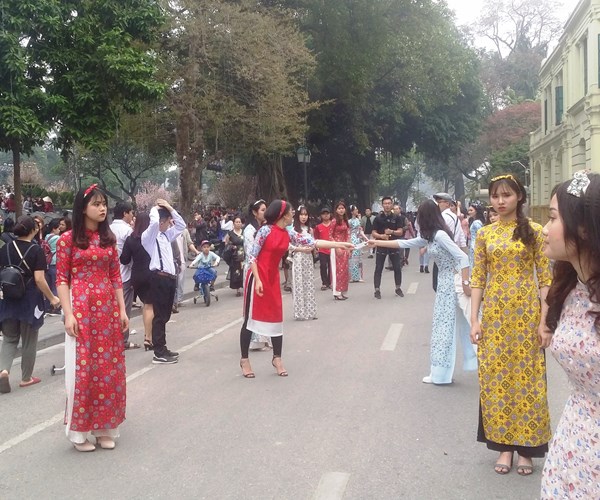 Già trẻ, gái trai… say đắm với Lễ hội giao lưu văn hóa Nhật Bản - Anh 10