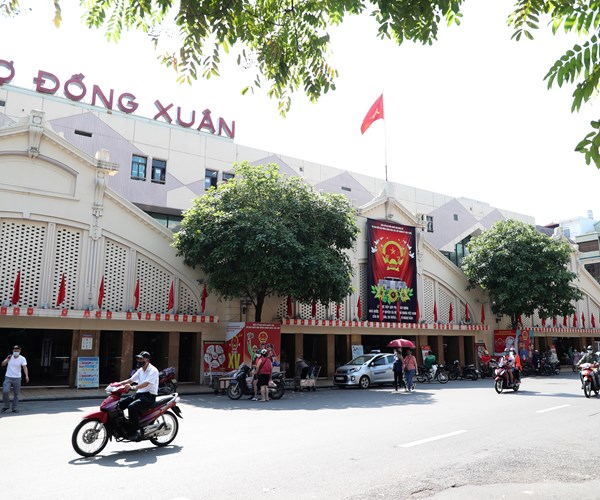 Ha Noi ruc ro co hoa chao don Ngay hoi non song - Anh 6