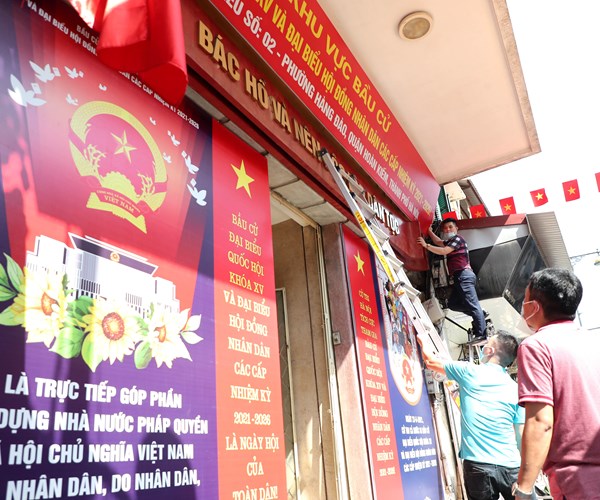 Ha Noi ruc ro co hoa chao don Ngay hoi non song - Anh 8