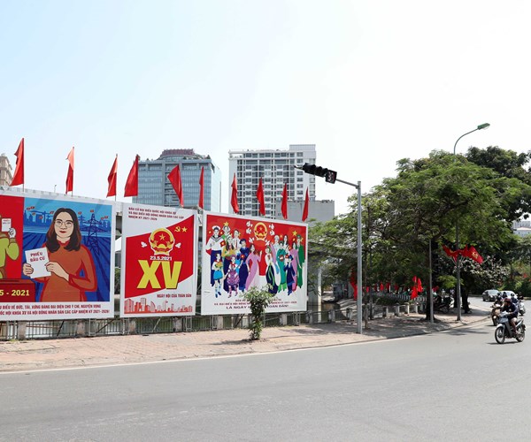 Ha Noi ruc ro co hoa chao don Ngay hoi non song - Anh 14