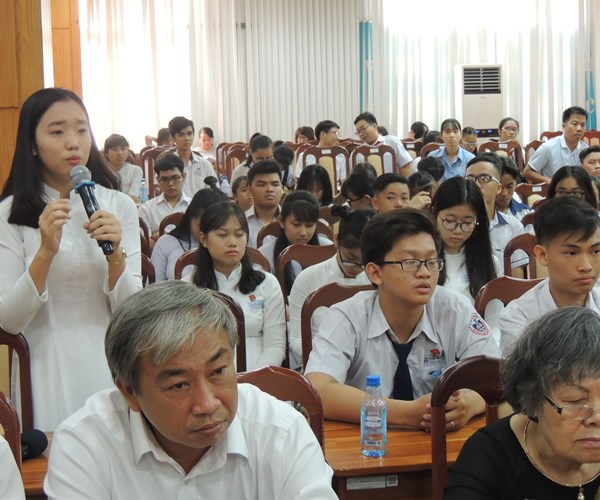 Báo động đỏ xuống cấp môi trường văn hóa trong nhà trường - Anh 1