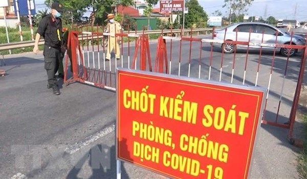 Bà Rịa-Vũng Tàu: Cấm tắm biển, tạm dừng hoạt động vận tải hành khách - Anh 1