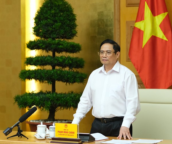 Thủ tướng: Phải sản xuất bằng được vaccine phòng chống Covid-19 để chủ động lo cho người dân - Anh 1