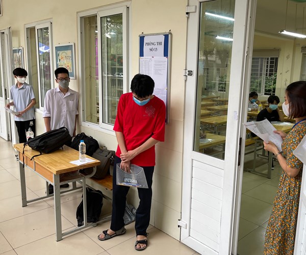 Sáng nay 12.6: Hơn  93.000 thí sinh Hà Nội dự kỳ thi vào lớp 10 - Anh 4