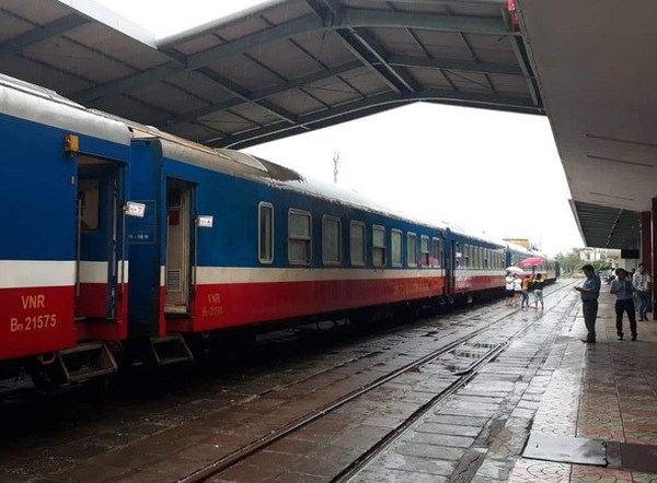 Đôi tàu Thống nhất SE3/SE4 sẽ chạy trở lại từ 17.6 - Anh 1