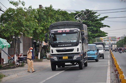 Can Tho tam dung nhieu dich vu, co so kinh doanh khong thiet yeu - Anh 1