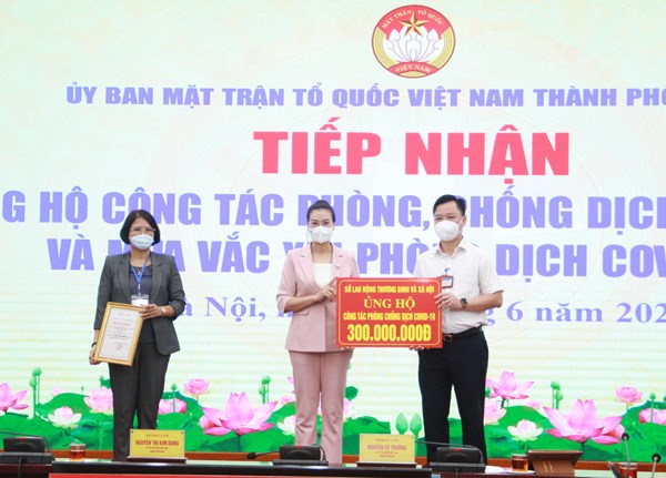 Hà Nội vận động ủng hộ kinh phí mua vaccine phòng, chống Covid-19 - Anh 2