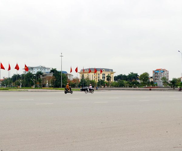 Hưng Yên: Cho phép nhiều loại hình kinh doanh dịch vụ hoạt động trở lại - Anh 1