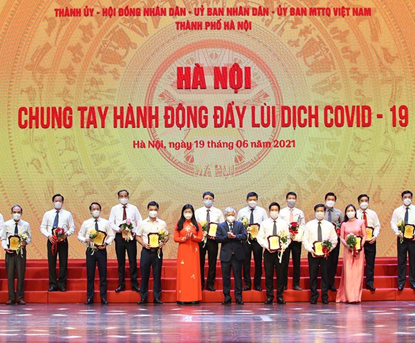 Hà Nội vận động được hơn 1.700 tỷ đồng, 2,5 triệu liều vaccine phòng, chống Covid-19 - Anh 2