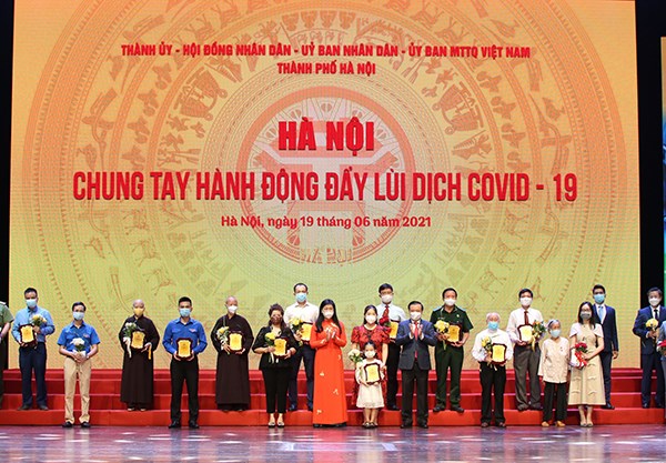 Hà Nội vận động được hơn 1.700 tỷ đồng, 2,5 triệu liều vaccine phòng, chống Covid-19 - Anh 1