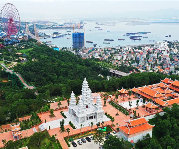 Sức hút diệu kỳ của quần thể tâm linh trên núi Ba Đèo - Anh 1