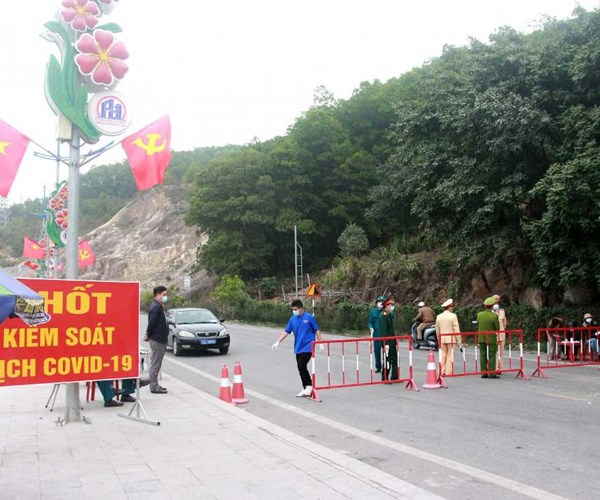 Quảng Ninh: Mở lại có kiểm soát các hoạt động tôn giáo, lễ hội, bãi tắm - Anh 2