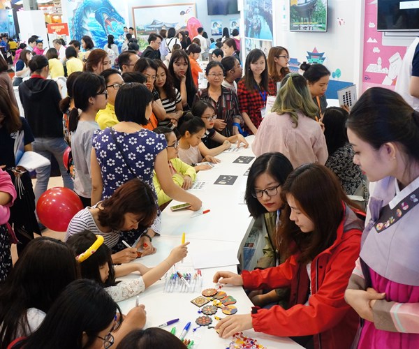 “Cháy” tour tại VITM 2018 - Anh 2