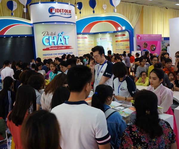 “Cháy” tour tại VITM 2018 - Anh 3