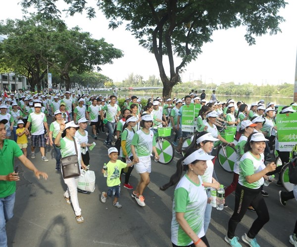 Hơn 10.000 thành viên và nhân viên Herbalife tham gia chạy vì sức khỏe toàn dân - Anh 5