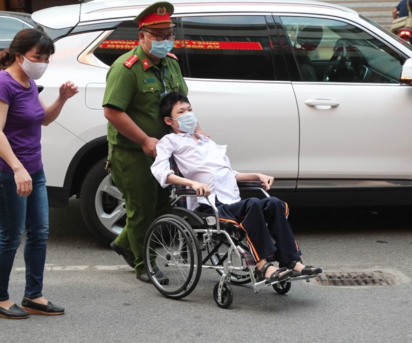 Gan 1 trieu thi sinh tren ca nuoc buoc vao thi tot nghiep THPT dot 1 - Anh 15