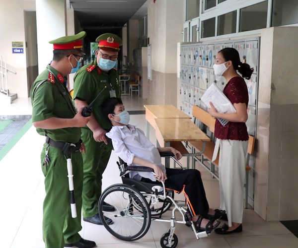Gan 1 trieu thi sinh tren ca nuoc buoc vao thi tot nghiep THPT dot 1 - Anh 16