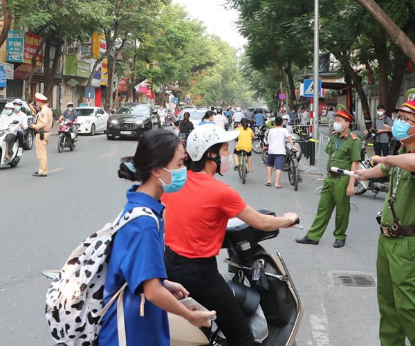 Gan 1 trieu thi sinh tren ca nuoc buoc vao thi tot nghiep THPT dot 1 - Anh 4