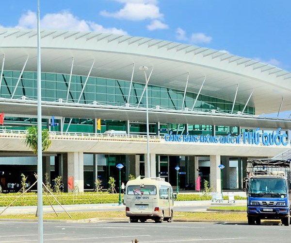 Tạm dừng các chuyến bay giữa TP.HCM - Phú Quốc từ 0h ngày 8.7 - Anh 1