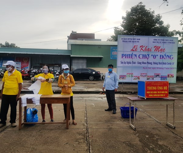 Ấm áp nghĩa tình phiên chợ 0 đồng ở Kiên Giang - Anh 1