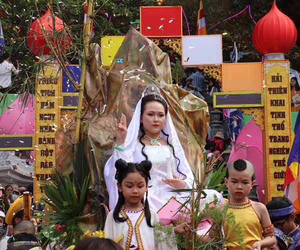 Đoàn Đại sứ quán Ấn Độ trao tặng cây Bồ đề đạo tràng tại Lễ hội Quán Thế Âm 19.2 - Ngũ Hành Sơn - Anh 2