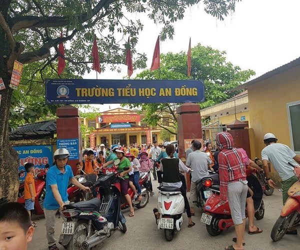 Vụ cô giáo bắt học sinh uống nước giặt giẻ lau bảng: Cảnh cáo, chấm dứt hợp đồng trước thời hạn - Anh 1