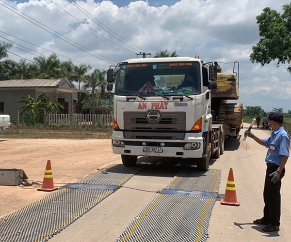 Xử phạt 7,5 triệu đồng với tài xế vi phạm phòng, chống dịch - Anh 1