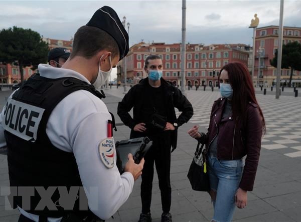 Pháp triển khai 'giấy thông hành' tại các địa điểm thể thao-văn hóa - Anh 1