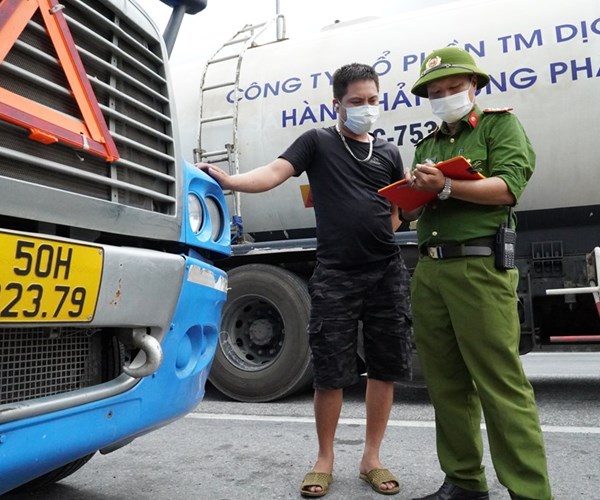 Hải Phòng siết chặt kiểm soát hoạt động kinh doanh vận tải hàng hóa - Anh 1