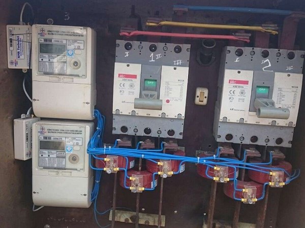 PC Khánh Hòa: Lắp tặng 36 bộ đo đếm điện năng cho Vùng 4 Hải quân - Anh 3