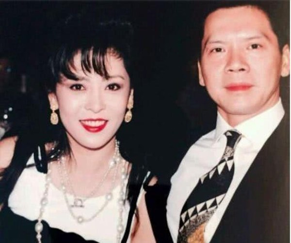 Đế chế điện ảnh của ông trùm giải trí Hồng Kông có bố là trùm mafia - Anh 7