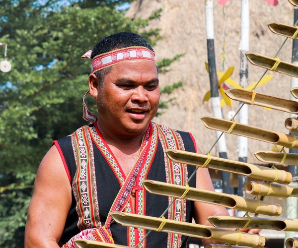 Nghệ nhân dân tộc thiểu số tại Làng VHDLDT Việt Nam: Cần có cơ chế hỗ trợ thỏa đáng - Anh 2