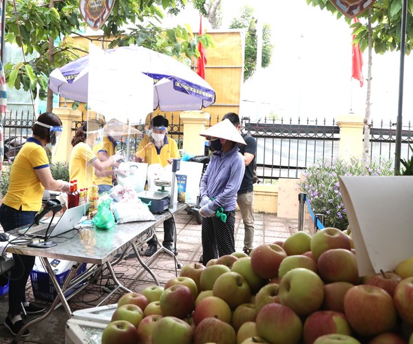 Ha Noi mo cua Sieu thi mini 0 dong cho nguoi lao dong, sinh vien - Anh 2