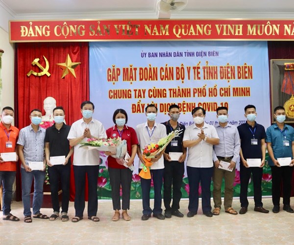 Điện Biên cử 31 cán bộ y, bác sỹ hỗ trợ TP. Hồ Chí Minh chống dịch - Anh 1