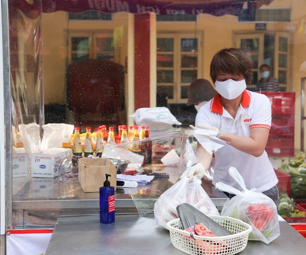 Hà Nội: Điểm bán hàng lưu động đầu tiên tại phường Phúc Xá - Anh 11