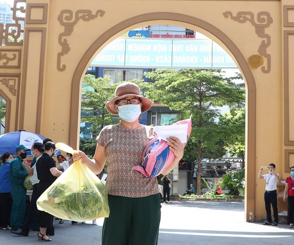 Ha Noi: Chung tay ho tro nguoi dan gap kho khan tai phuong Dich Vong Hau - Anh 8