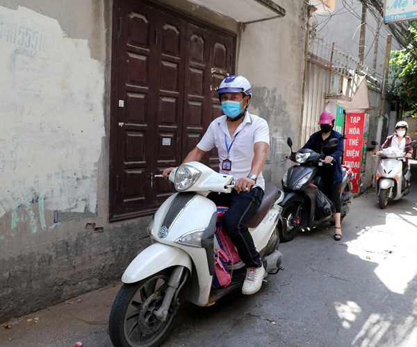 Ha Noi: Chung tay ho tro nguoi dan gap kho khan tai phuong Dich Vong Hau - Anh 10