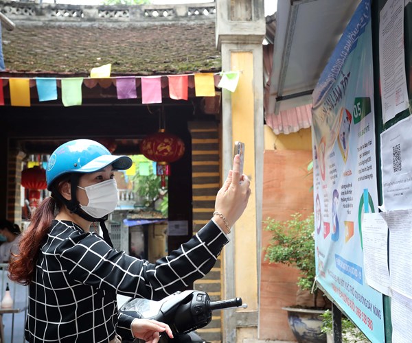 Cổng làng trăm tuổi, chốt 