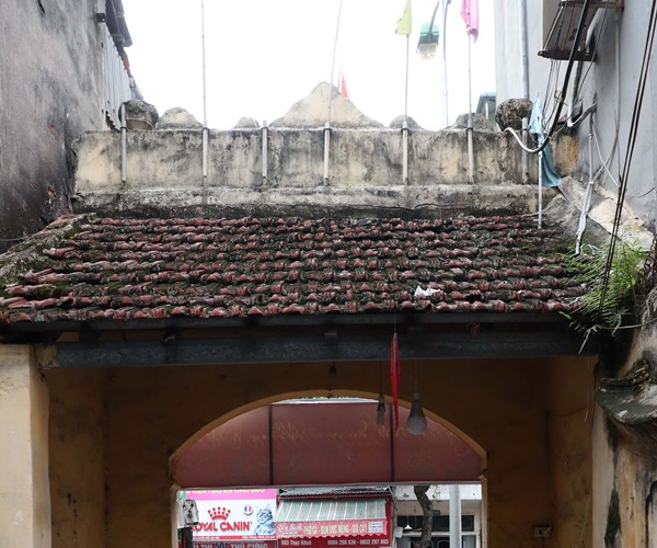 Cổng làng trăm tuổi, chốt 