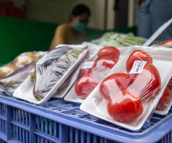 Hà Nội: Gian hàng không người bán giữa “mùa” Covid, chẳng lo mất tiền - Anh 9