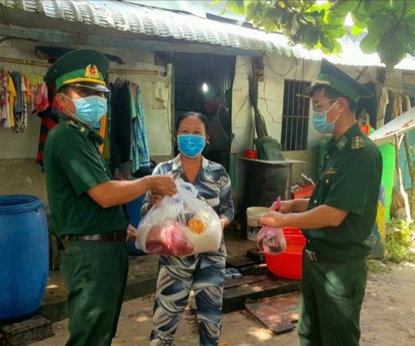 Thắm tình quân dân nơi đảo xa Thổ Châu - Anh 2