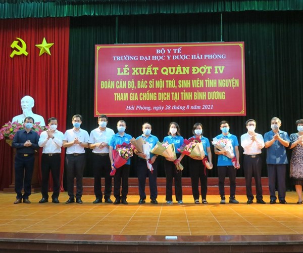 Thêm 106 cán bộ, sinh viên Đại học Y dược Hải Phòng vào hỗ trợ Bình Dương - Anh 1
