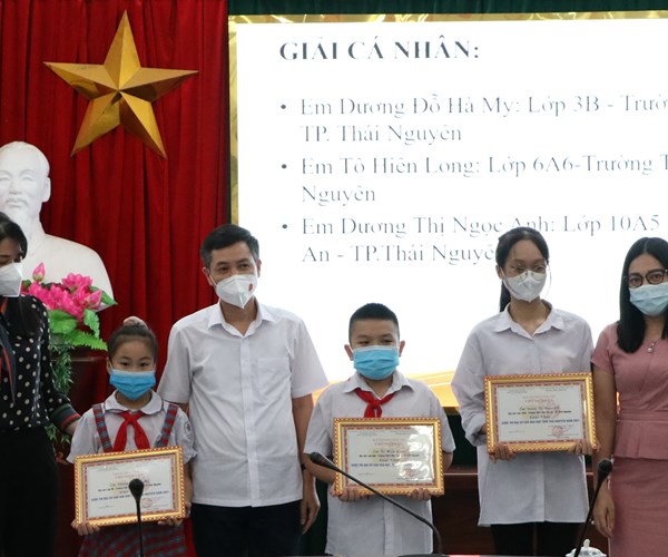 52 thí sinh đoạt giải Cuộc thi Đại sứ Văn hóa đọc Thái Nguyên năm 2021 - Anh 1
