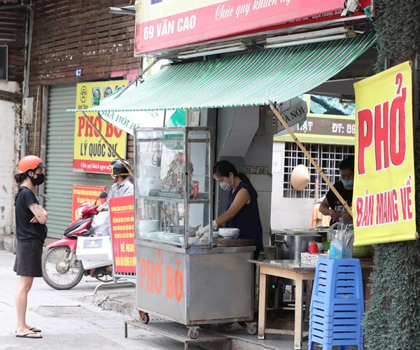 Hang quan o cac dia ban an toan cua  Ha Noi don khach tro lai - Anh 4
