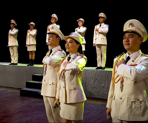 Khi nghệ sĩ mong muốn mang tới những điều tích cực - Anh 1
